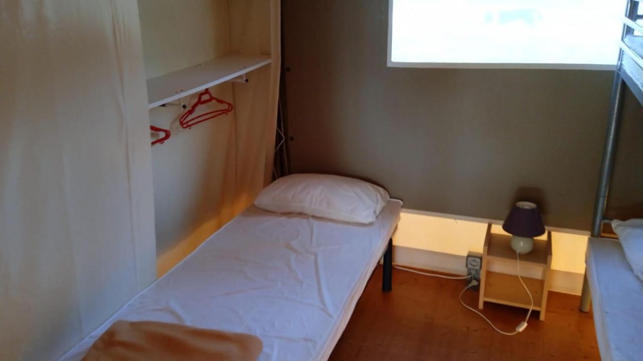 Hebergements Camping "Les Pieds Dans L'Eau" Crozon Extérieur photo