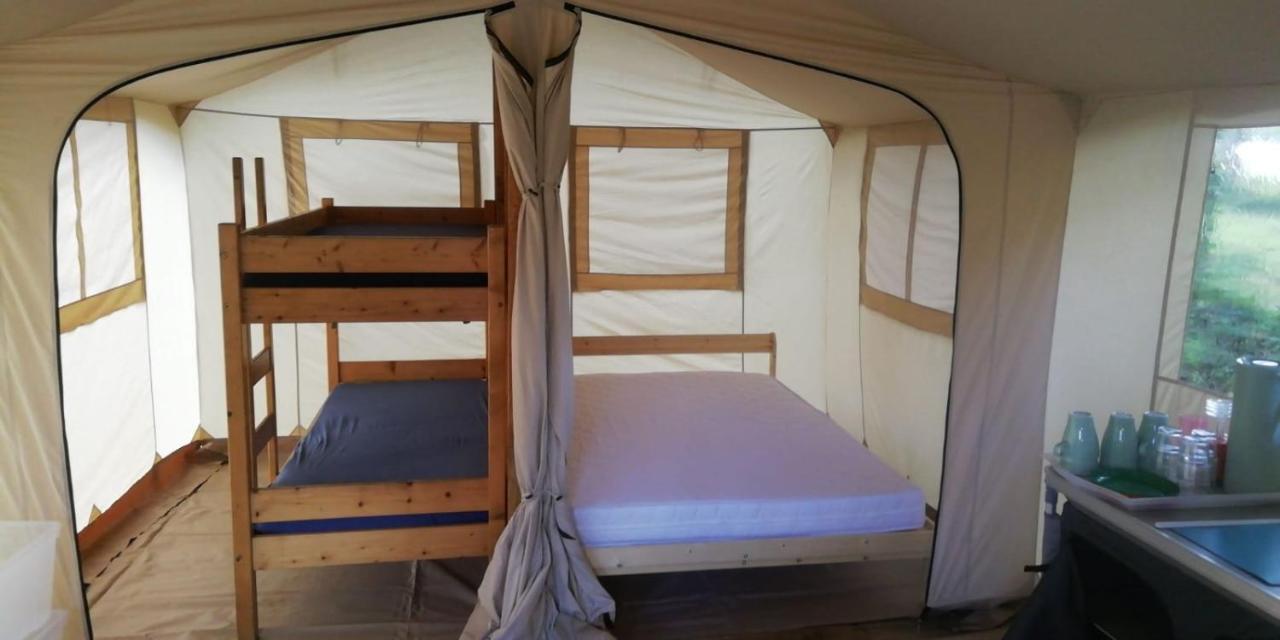 Hebergements Camping "Les Pieds Dans L'Eau" Crozon Extérieur photo