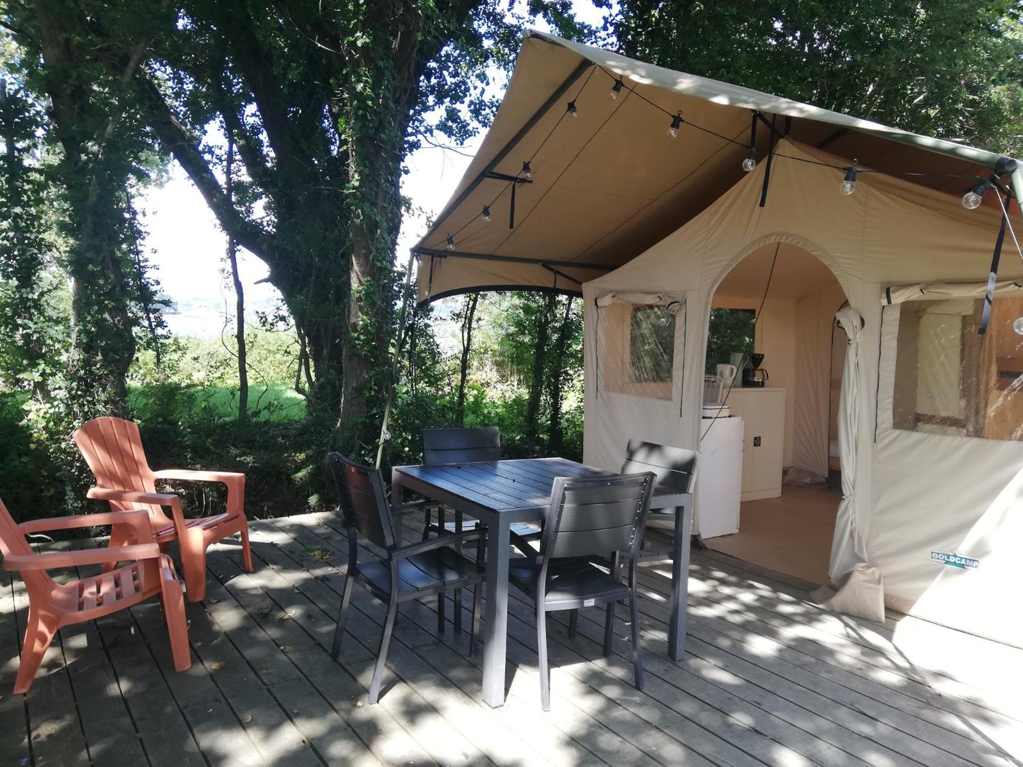 Hebergements Camping "Les Pieds Dans L'Eau" Crozon Extérieur photo